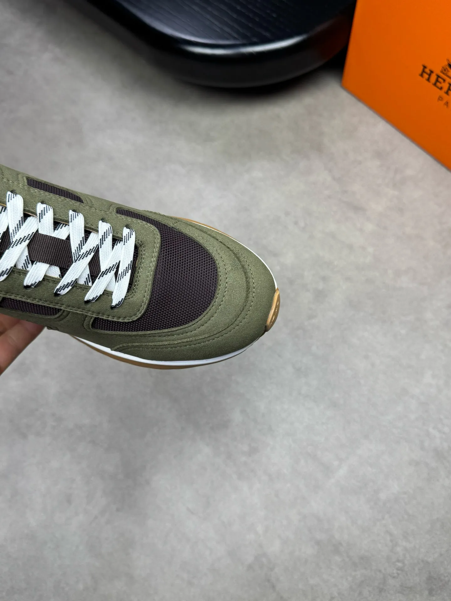 [HERMES] Hermès men's shoes 💰680💰 - high-end quality original items 🔍🔍🔍 casual sports shoes - upper: 🔝 suede environmentally friendly leather, brand high mercerized canvas body with forged ´H´ totem, tongue webbing injection molded brand logo - lining: brand canvas, foot pads; water-dyed cowhide -Outsole: ultra-light T men's shoes 💰U foam; two-color molded outsole -Ultra-high quality control, fine workmanship: highlighted (high-end, extravagance, grade) -Size: 39-44 (38, 45, can be customized)